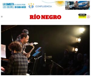 Enrique Thompson & Revirado Project performing during the Patagonia Tour 2026 in Argentina.