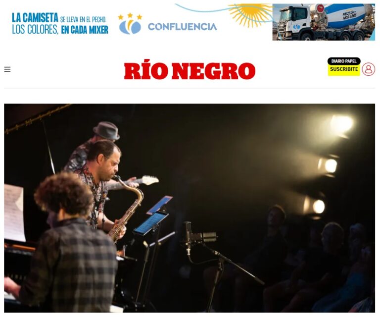 Enrique Thompson & Revirado Project performing during the Patagonia Tour 2026 in Argentina.