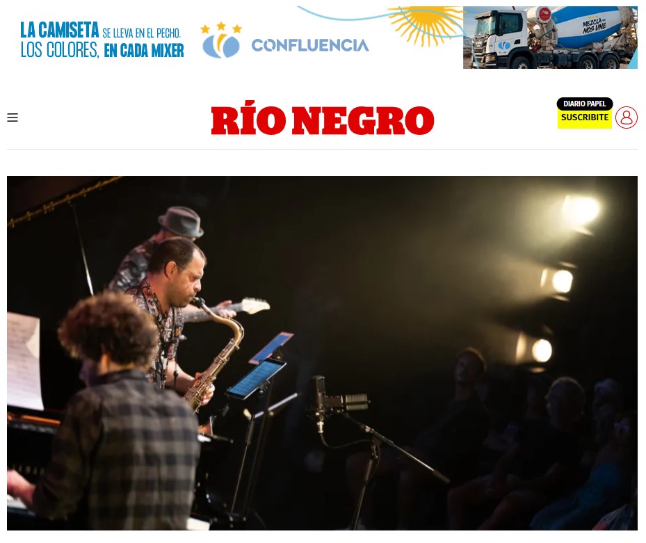 Enrique Thompson & Revirado Project performing during the Patagonia Tour 2026 in Argentina.